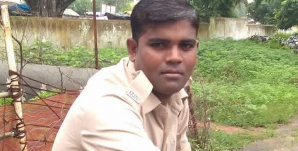 हसौद थाना में पदस्थ आरक्षक ने फांसी लगाकर की आत्महत्या, पुलिस जांच में जुटी